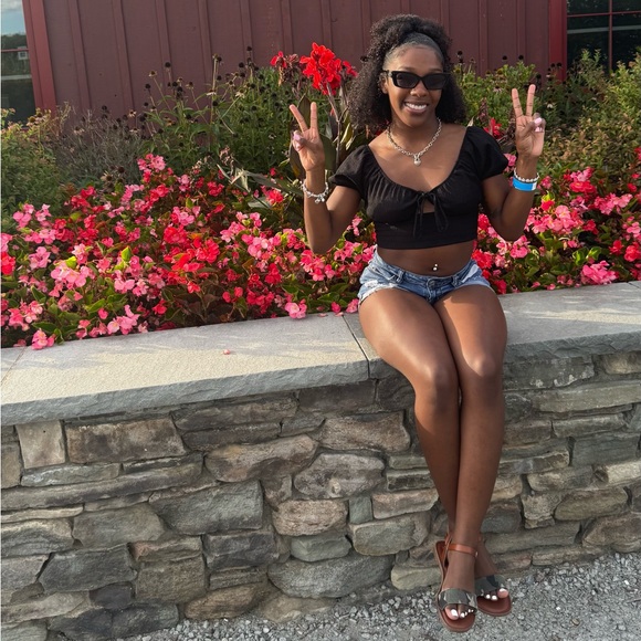 Meet your Posher, Kiara - Picture 1 of 1